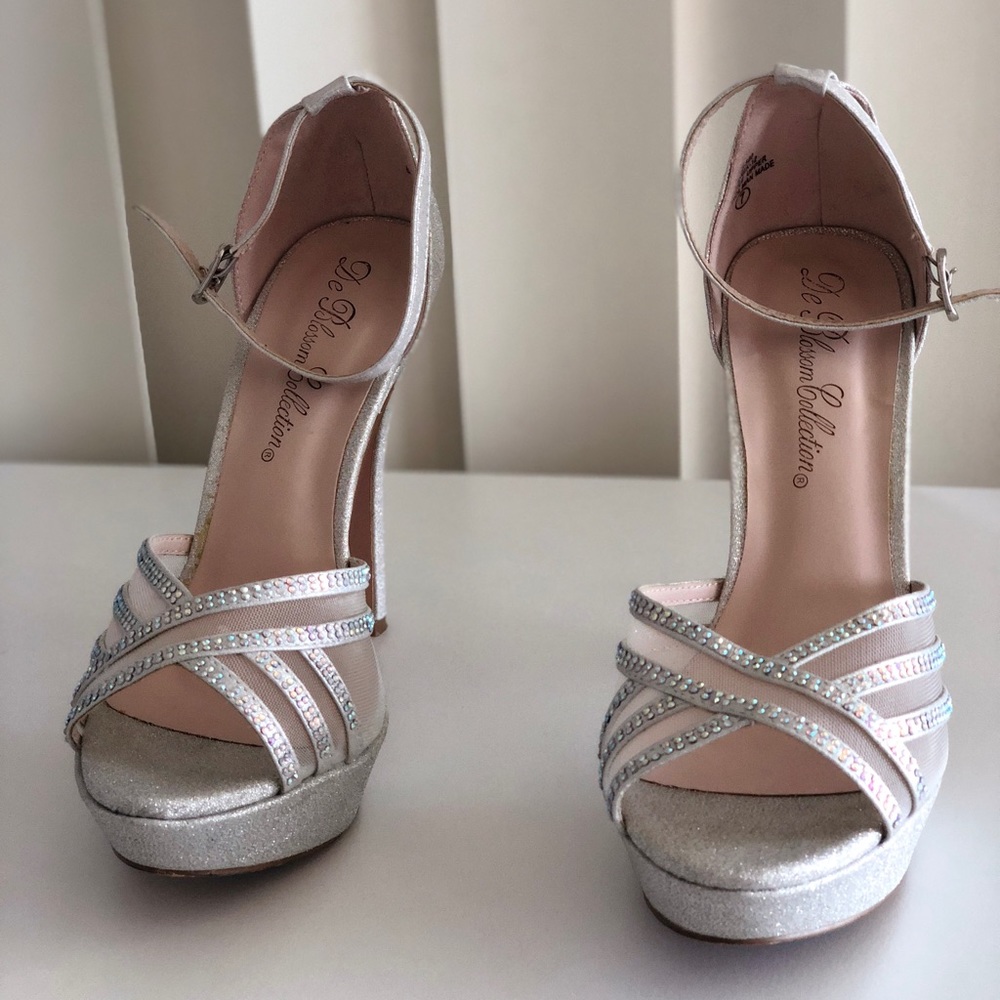 Silver Elegant Pumps